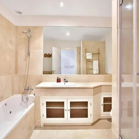 Apartment Estrella De Mar Zeezicht En Uitkijk Op Gibraltar 40m2 Terras Incl Zwembad Garzas Manilva